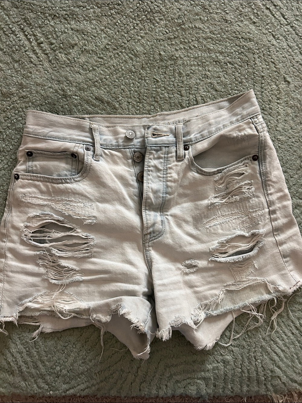 American Eagle Ripped High-Waist Women's Denim Shorts - Light Wash